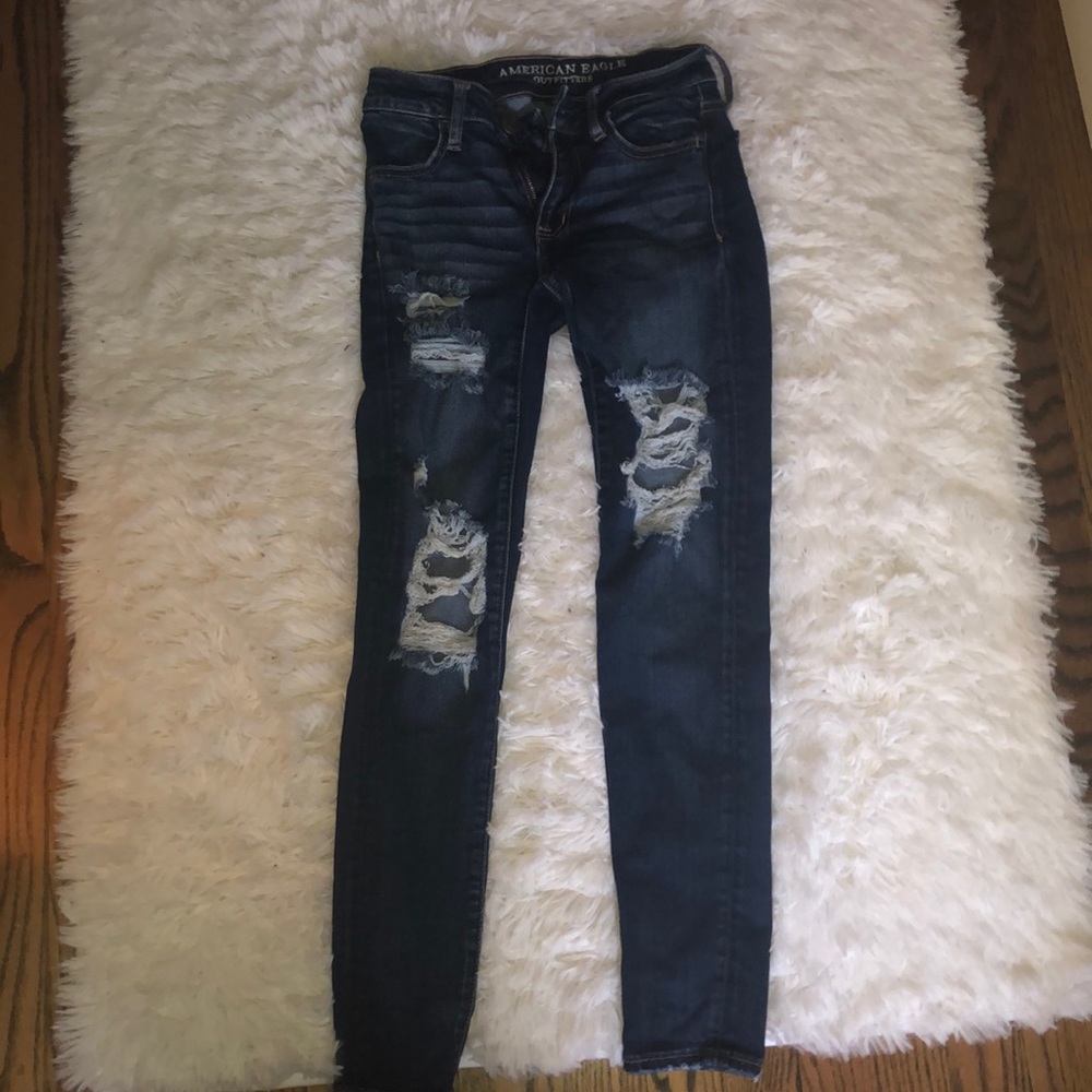 Women’s American Eagle Dark Wash Ripped Jeans